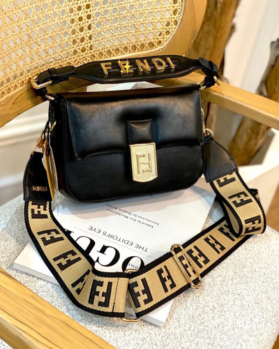 کیف دستی دوشی زنانه فندی