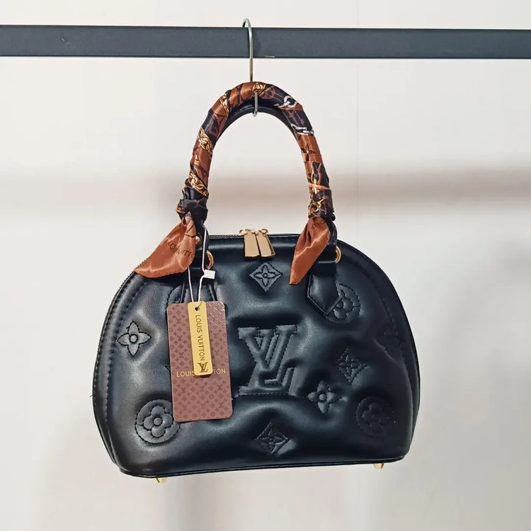 کیف دستی دخترانه نیم دایره ای لویی ویتون مشکی