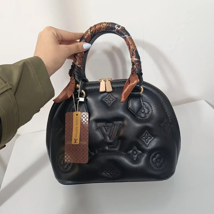 کیف دخترانه نیم دایره ای مشکی